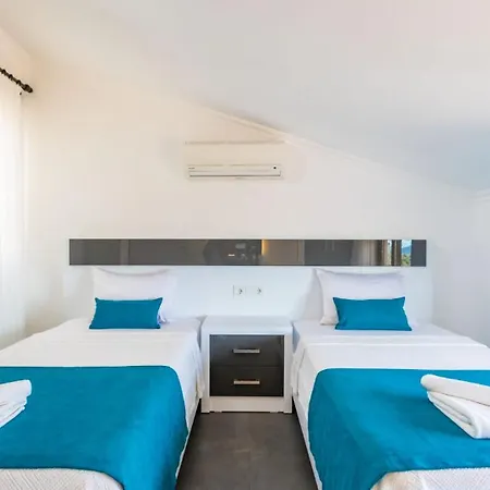 4 Bedroom - 6532